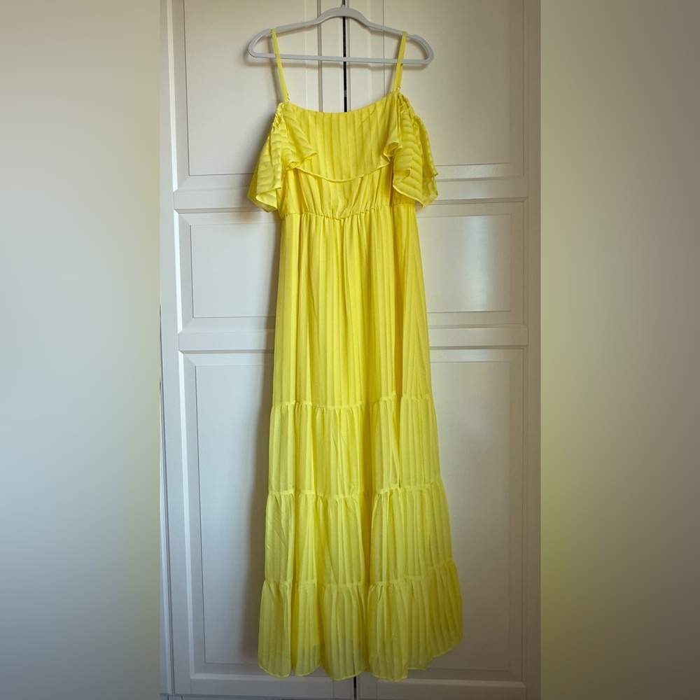 NWT Julia Jordan Yellow Off-Shoulder Maxi Dress. Size 10.